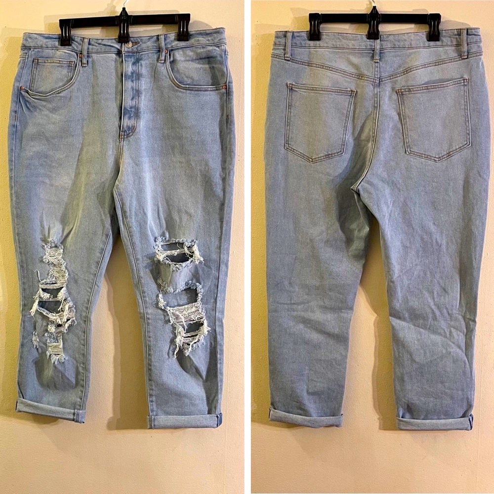 Distressed High Rise Jeans - Picture 7 of 9
